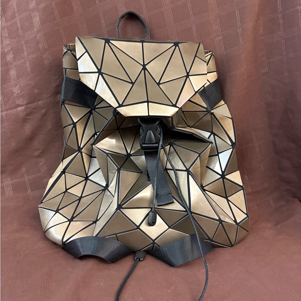 Emilio Pepe Metallic Gold Geometric Backpack Drawstring – Made in Italy